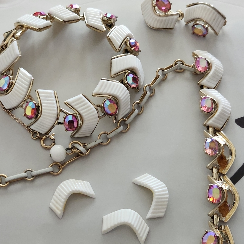 Earring,bracelet, necklace vintage